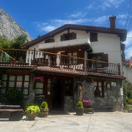Hotel Rural El Sestil Dobres Eksteriør bilde
